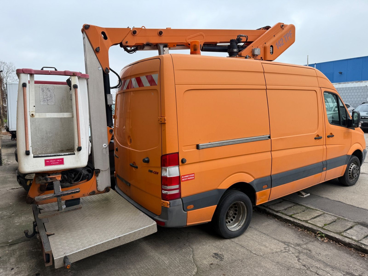 Mercedes-Benz Sprinter II Kasten 516 HUBSTEIGER 142 TPF - Emelőkosaras teherautó: 5 kép. Mercedes-Benz Sprinter II Kasten 516 HUBSTEIGER 142 TPF - Emelőkosaras teherautó: 5 kép.