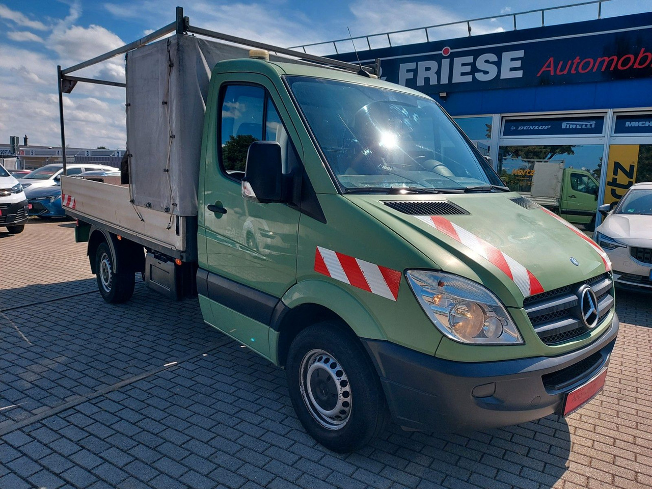 Mercedes-Benz Sprinter II Pritsche 316 Pritsche Klima Sandheiz - Ponyvás kisteherautó: 1 kép. Mercedes-Benz Sprinter II Pritsche 316 Pritsche Klima Sandheiz - Ponyvás kisteherautó: 1 kép.