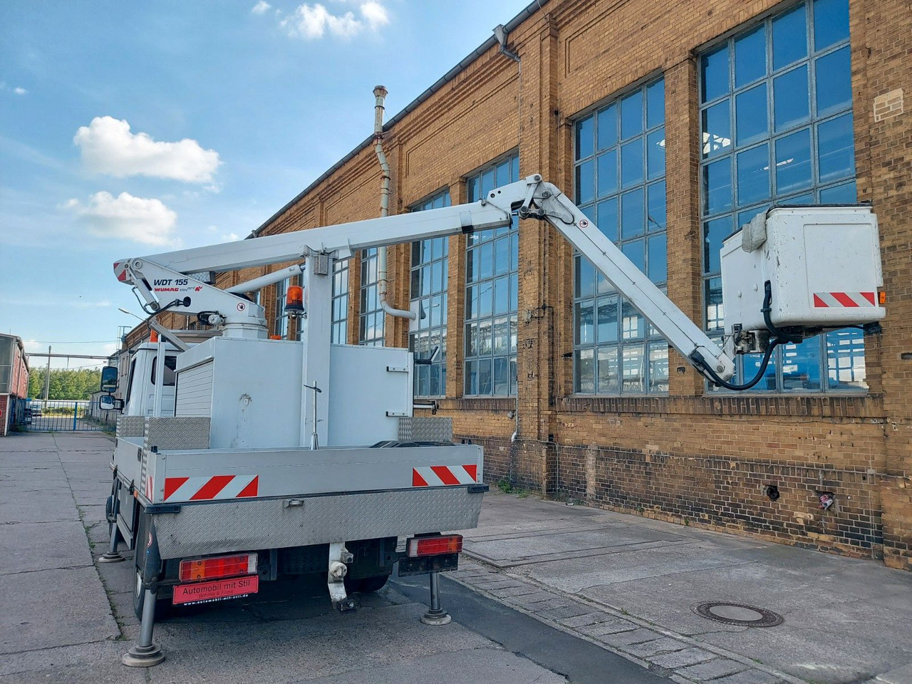 Mercedes-Benz VARIO 814D HUB Steiger WUMAG WDT 155 4X4 ALLRAD - Emelőkosaras teherautó: 3 kép. Mercedes-Benz VARIO 814D HUB Steiger WUMAG WDT 155 4X4 ALLRAD - Emelőkosaras teherautó: 3 kép.