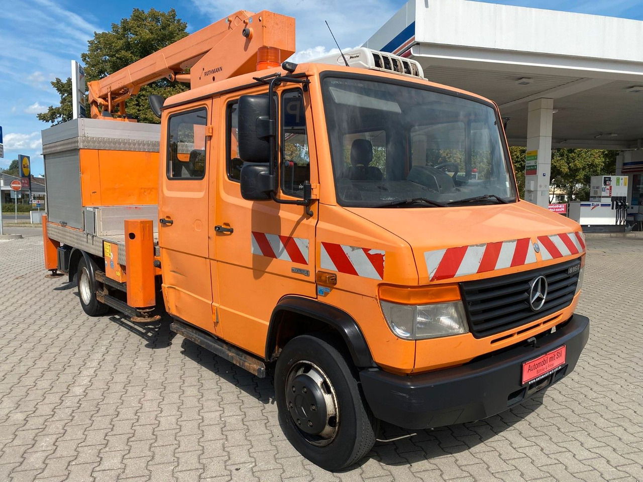 Mercedes-Benz VARIO 816D 4x4 HUB Steiger Ruthmann K130 - Emelőkosaras teherautó: 4 kép. Mercedes-Benz VARIO 816D 4x4 HUB Steiger Ruthmann K130 - Emelőkosaras teherautó: 4 kép.
