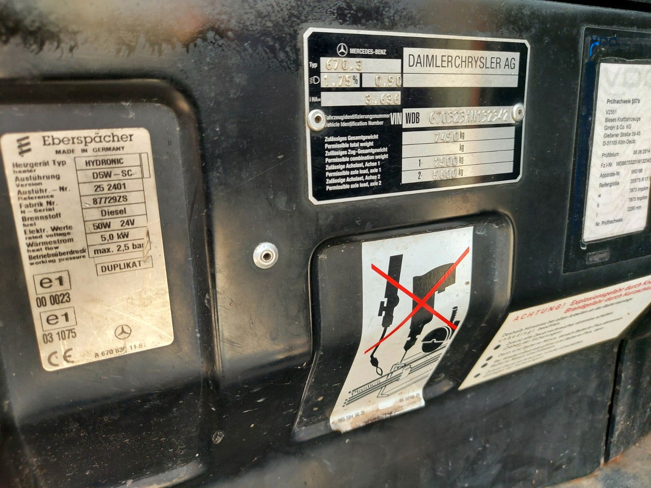 Mercedes-Benz VARIO 816D 4x4 HUB Steiger Ruthmann K130 - Emelőkosaras teherautó: 3 kép. Mercedes-Benz VARIO 816D 4x4 HUB Steiger Ruthmann K130 - Emelőkosaras teherautó: 3 kép.