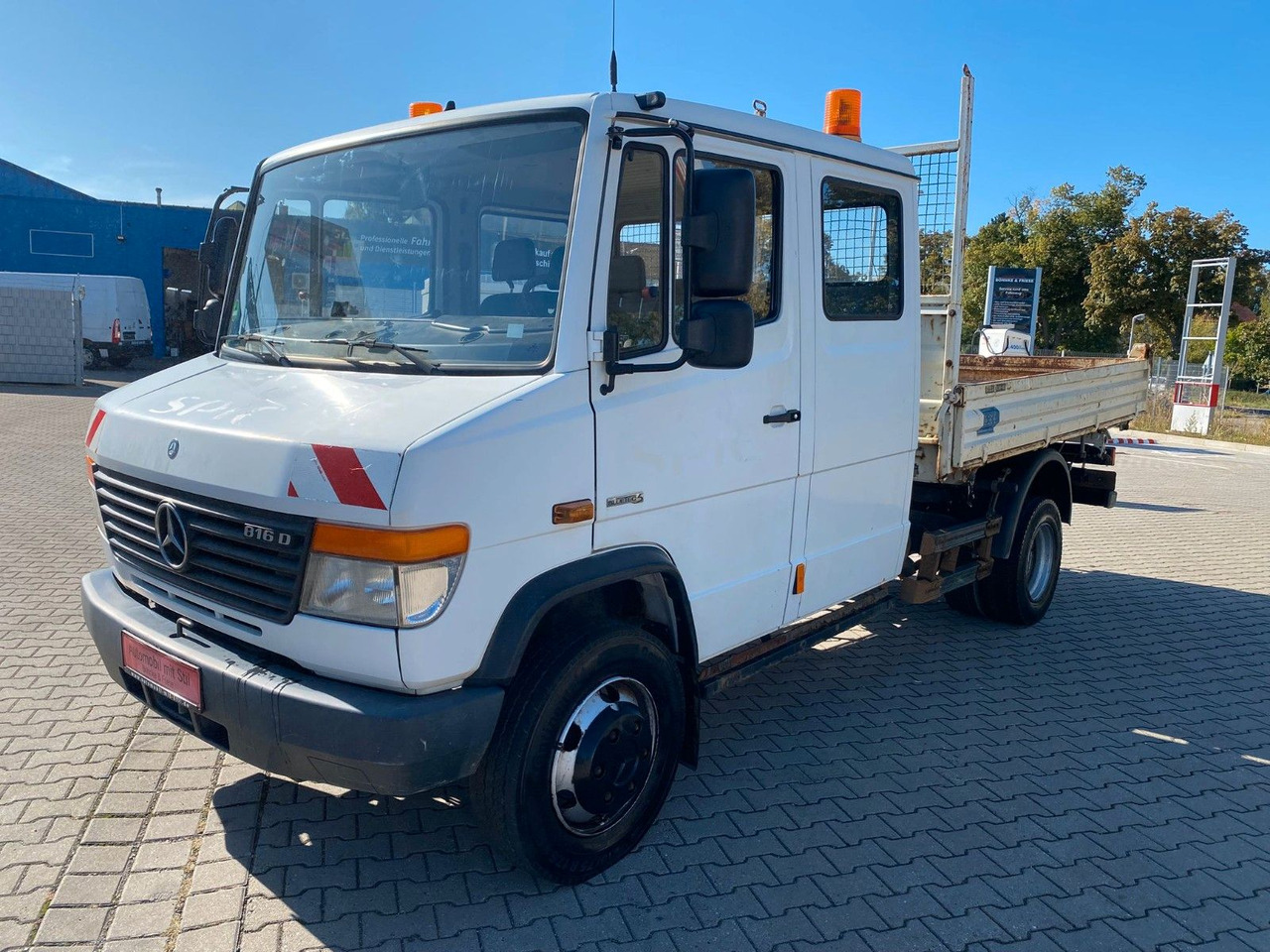 Mercedes-Benz VARIO 816D Doka 3 Seiten Kipper Meiller - Billenőplatós kisteherautó, Duplakabinos kisteherautó: 3 kép. Mercedes-Benz VARIO 816D Doka 3 Seiten Kipper Meiller - Billenőplatós kisteherautó, Duplakabinos kisteherautó: 3 kép.