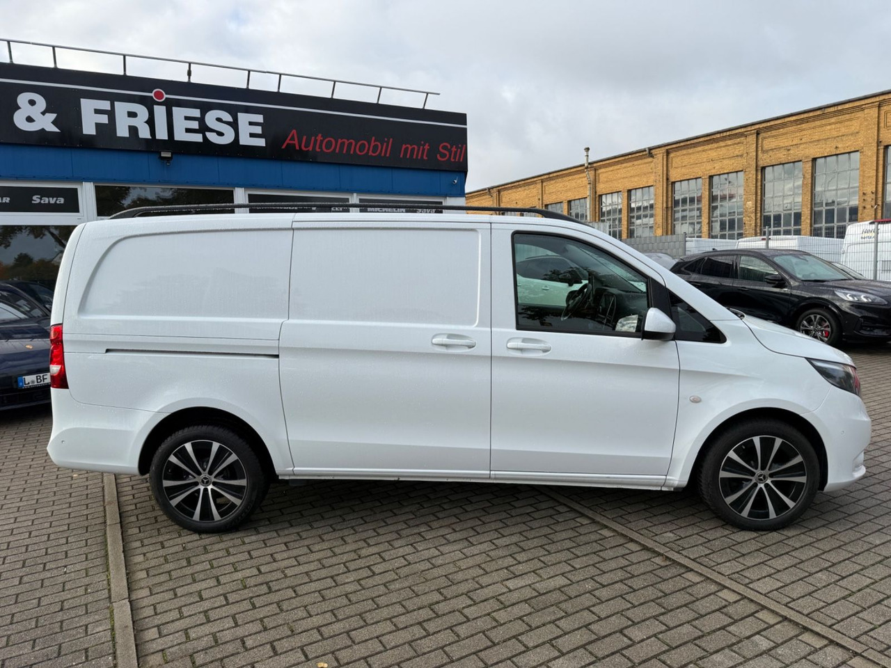 Mercedes-Benz Vito Kasten 114 CDI RWD lang KLIMA NAVI KAMERA P - Kisbusz: 3 kép. Mercedes-Benz Vito Kasten 114 CDI RWD lang KLIMA NAVI KAMERA P - Kisbusz: 3 kép.