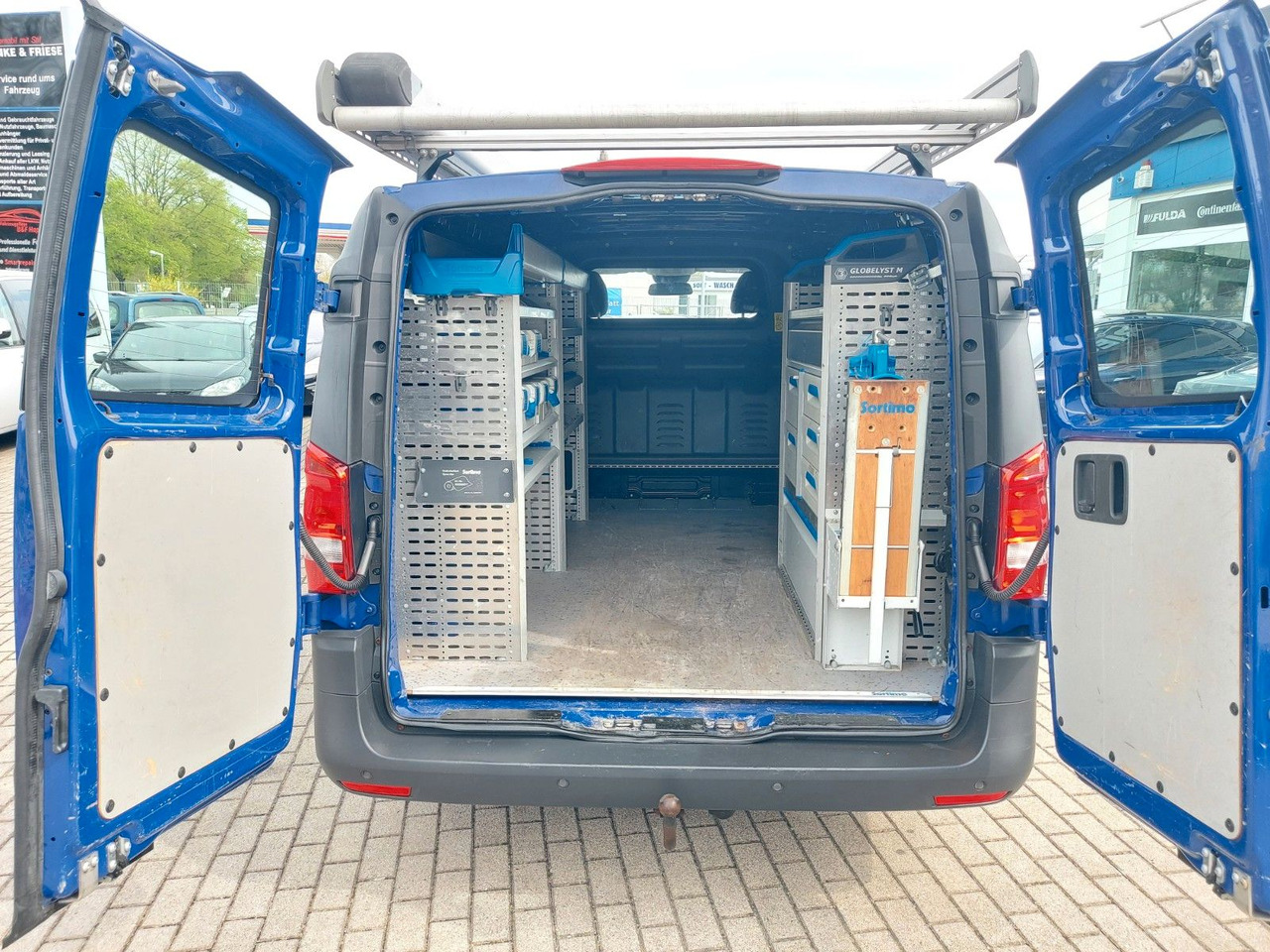 Mercedes-Benz Vito Kasten 114 RWD Lang Autom. Klima Tempo PDC - Kisbusz: 2 kép. Mercedes-Benz Vito Kasten 114 RWD Lang Autom. Klima Tempo PDC - Kisbusz: 2 kép.