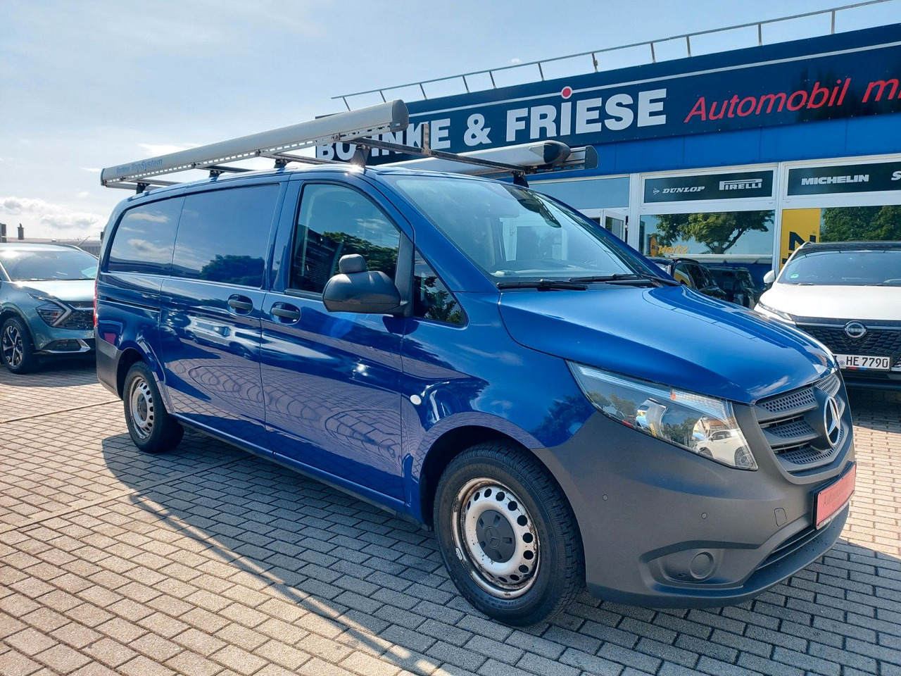 Mercedes-Benz Vito Kasten 114 RWD Lang Autom. Klima Tempo PDC - Kisbusz: 2 kép. Mercedes-Benz Vito Kasten 114 RWD Lang Autom. Klima Tempo PDC - Kisbusz: 2 kép.