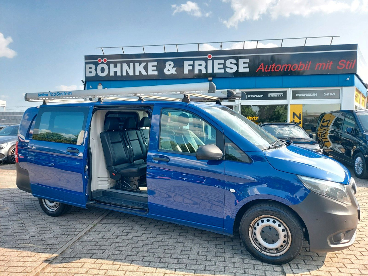 Mercedes-Benz Vito Mixto 114 Extra lang Autom. RWD 5Sitze - Kisbusz: 1 kép. Mercedes-Benz Vito Mixto 114 Extra lang Autom. RWD 5Sitze - Kisbusz: 1 kép.