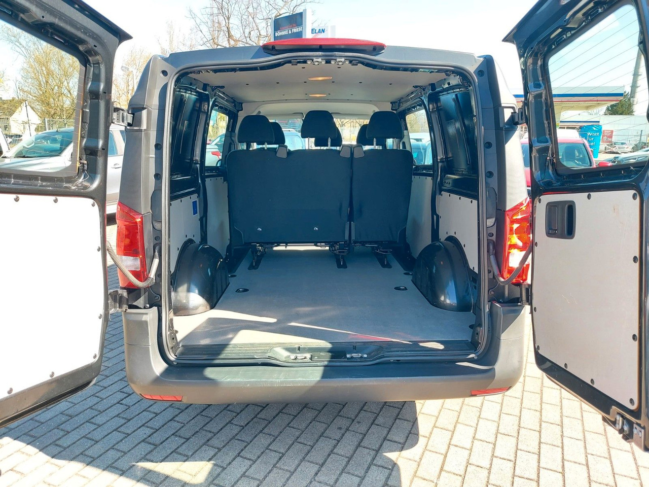 Mercedes-Benz Vito Mixto 116CDI Lang Autom. LED 6 SITZE KAMERA - Kisbusz: 4 kép. Mercedes-Benz Vito Mixto 116CDI Lang Autom. LED 6 SITZE KAMERA - Kisbusz: 4 kép.