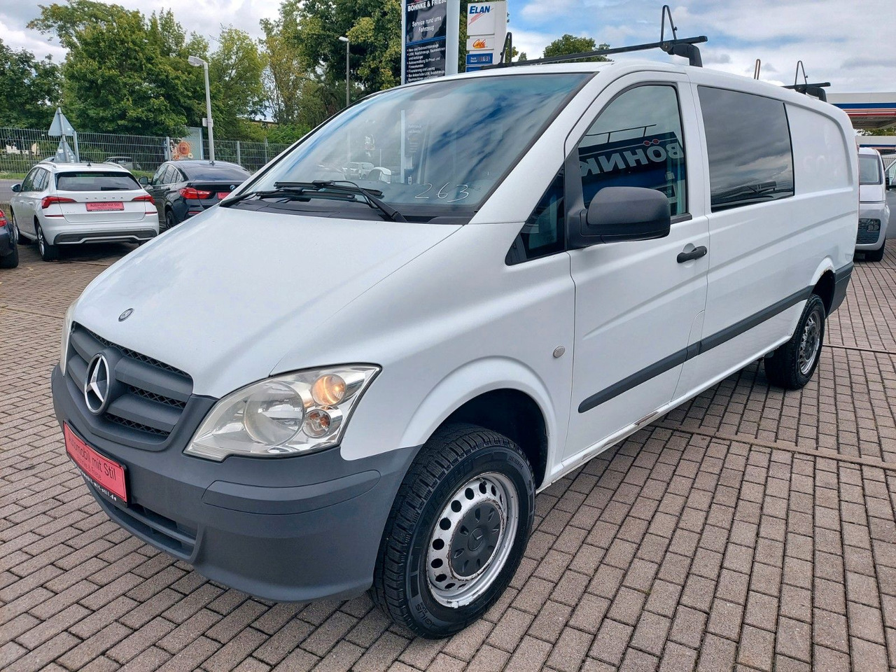 Mercedes-Benz Vito Mixto 4x4 116 extralang Automatik 5 Sitze - Kisbusz: 4 kép. Mercedes-Benz Vito Mixto 4x4 116 extralang Automatik 5 Sitze - Kisbusz: 4 kép.