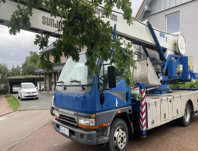 Mitsubishi CANTER DACHDECKER KLAAS AUTOKRAN - Darus autó: 3 kép. Mitsubishi CANTER DACHDECKER KLAAS AUTOKRAN - Darus autó: 3 kép.