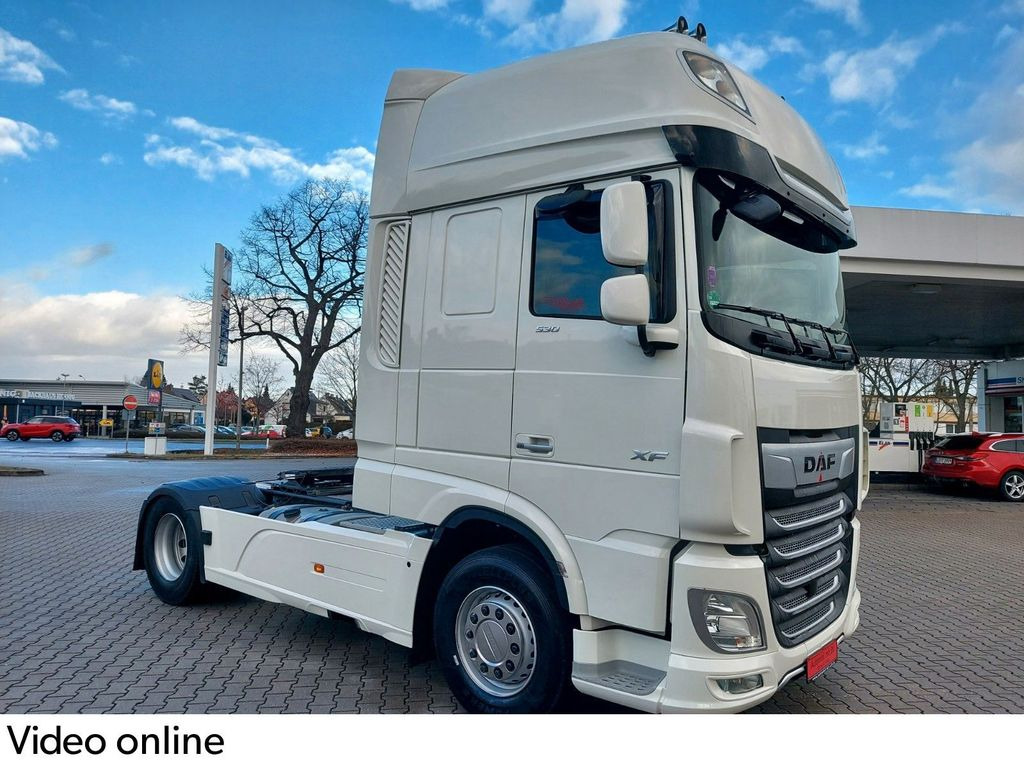 DAF XF 530 FT SuperSpaceCab ACC Luftfeder Retarder - Nyergesvontató: 1 kép. DAF XF 530 FT SuperSpaceCab ACC Luftfeder Retarder - Nyergesvontató: 1 kép.