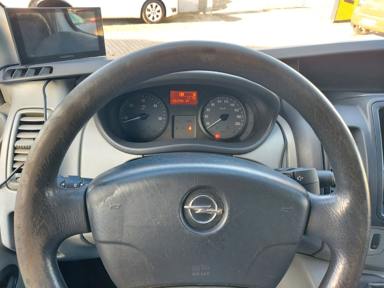 Kisbusz Opel Vivaro Kasten Kombi L2H1 2,9t Klima: 12 kép. Kisbusz Opel Vivaro Kasten Kombi L2H1 2,9t Klima: 12 kép.