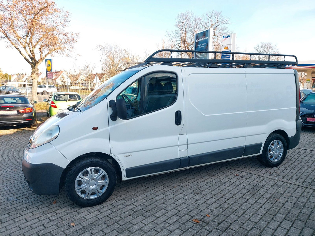 Kisbusz Opel Vivaro Kasten Kombi L2H1 2,9t Klima: 8 kép. Kisbusz Opel Vivaro Kasten Kombi L2H1 2,9t Klima: 8 kép.