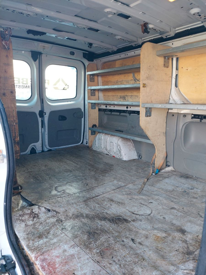 Kisbusz Opel Vivaro Kasten Kombi L2H1 2,9t Klima: 16 kép. Kisbusz Opel Vivaro Kasten Kombi L2H1 2,9t Klima: 16 kép.