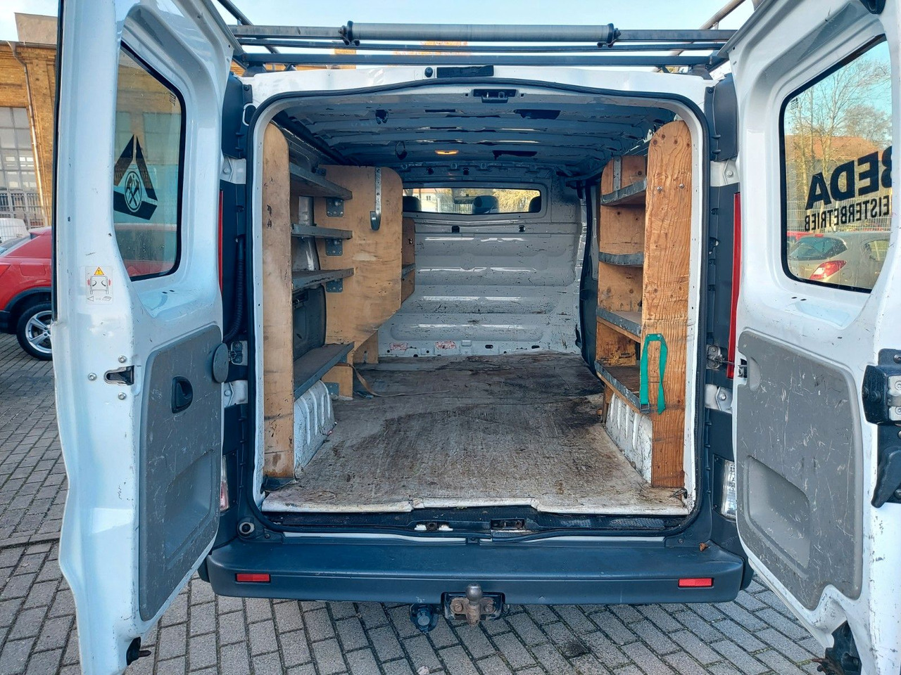 Kisbusz Opel Vivaro Kasten Kombi L2H1 2,9t Klima: 6 kép. Kisbusz Opel Vivaro Kasten Kombi L2H1 2,9t Klima: 6 kép.