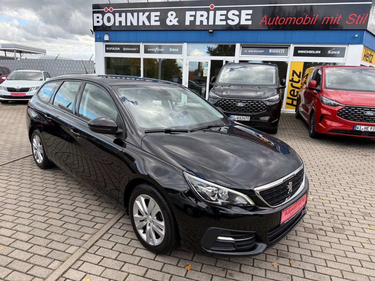 Peugeot 308 SW Active TEMPOMAT NAVI KLIMAA NAVI - Kombi: 1 kép. Peugeot 308 SW Active TEMPOMAT NAVI KLIMAA NAVI - Kombi: 1 kép.
