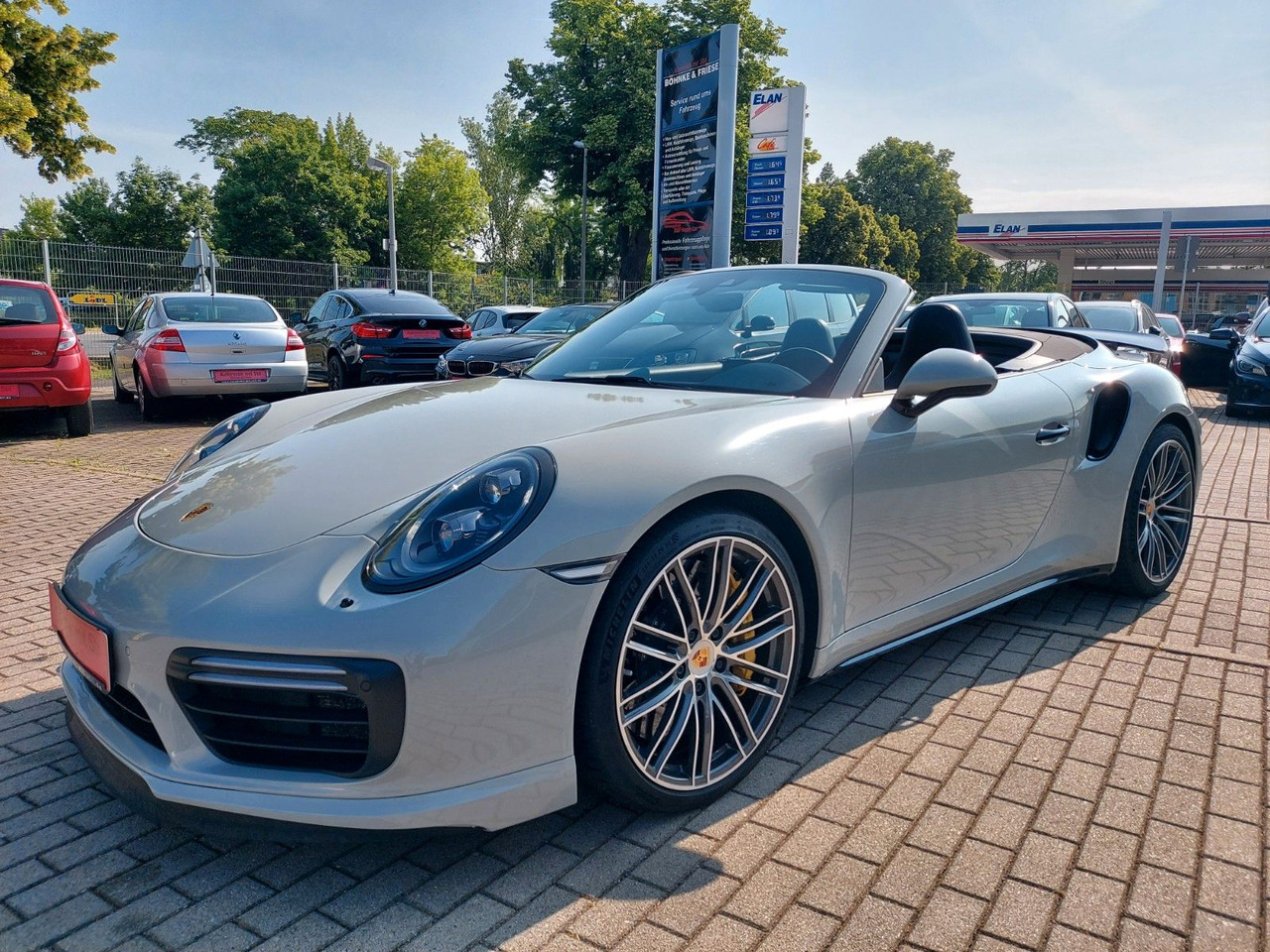 Porsche 911 Turbo S Cabriolet ACC Bose Sitzlüft Garantie - Autó: 5 kép. Porsche 911 Turbo S Cabriolet ACC Bose Sitzlüft Garantie - Autó: 5 kép.