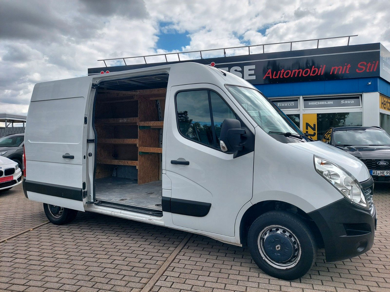 Renault Master III Kasten L2H2 HKa 3,3t Klima - Kisbusz: 2 kép. Renault Master III Kasten L2H2 HKa 3,3t Klima - Kisbusz: 2 kép.