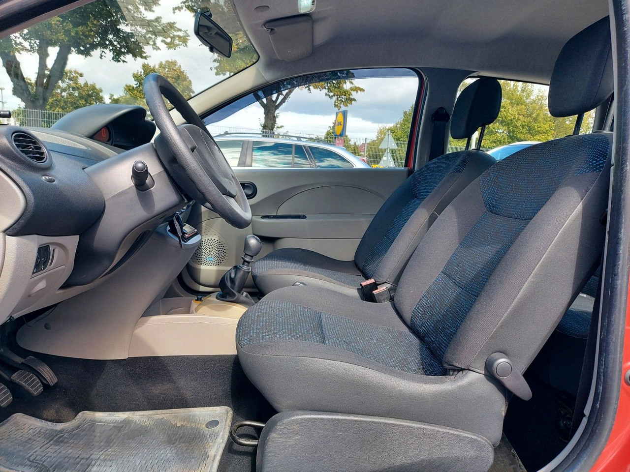 Autó Renault Twingo Authentique DAB nur 37000km: 9 kép. Autó Renault Twingo Authentique DAB nur 37000km: 9 kép.