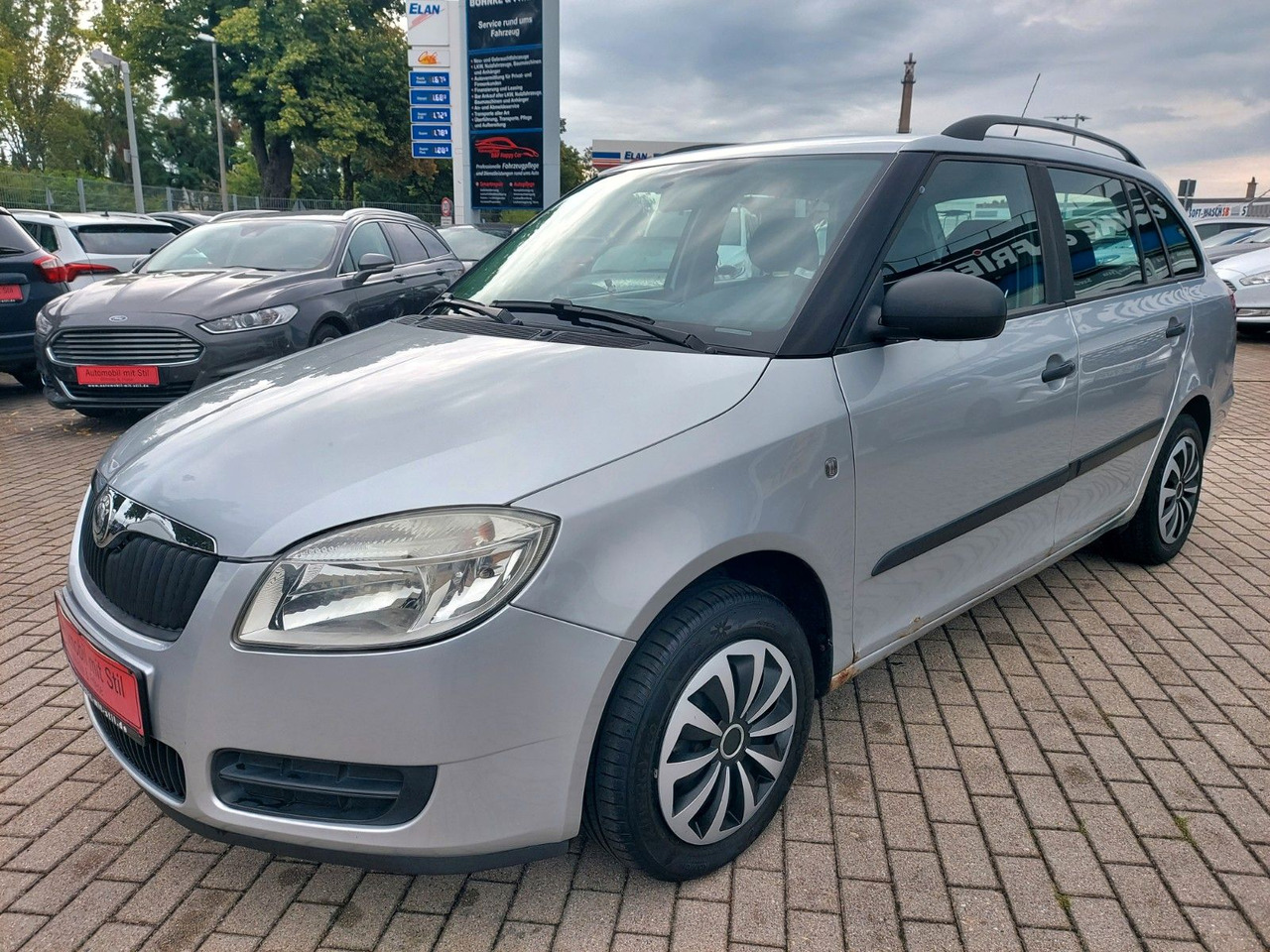 Skoda Fabia Combi Cool Edition Klima AHK - Kombi: 3 kép. Skoda Fabia Combi Cool Edition Klima AHK - Kombi: 3 kép.