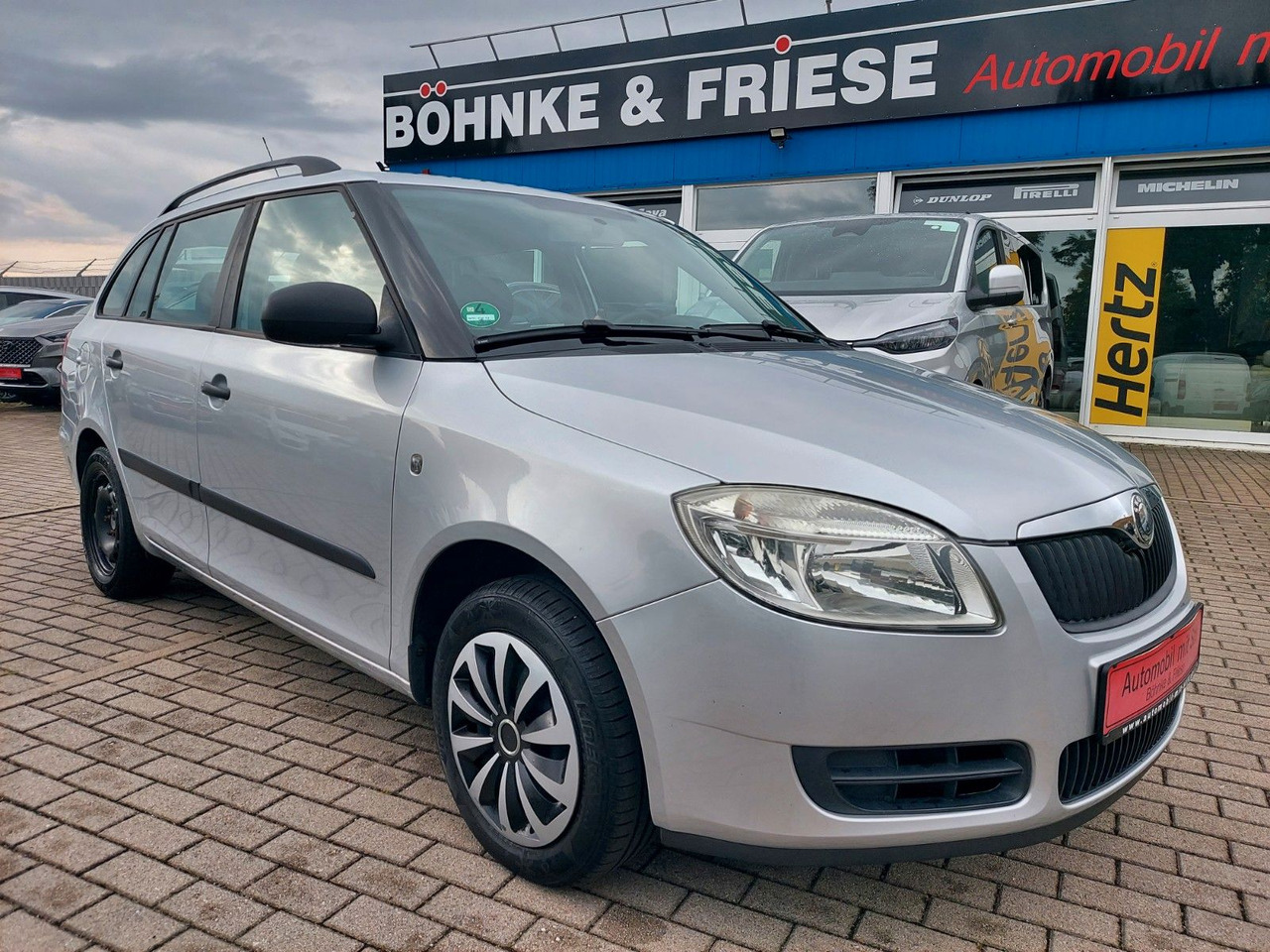 Skoda Fabia Combi Cool Edition Klima AHK - Kombi: 1 kép. Skoda Fabia Combi Cool Edition Klima AHK - Kombi: 1 kép.