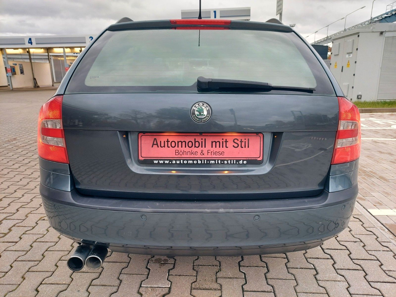 Skoda Octavia Combi Ambiente Klima Navi AHK - Kombi: 5 kép. Skoda Octavia Combi Ambiente Klima Navi AHK - Kombi: 5 kép.