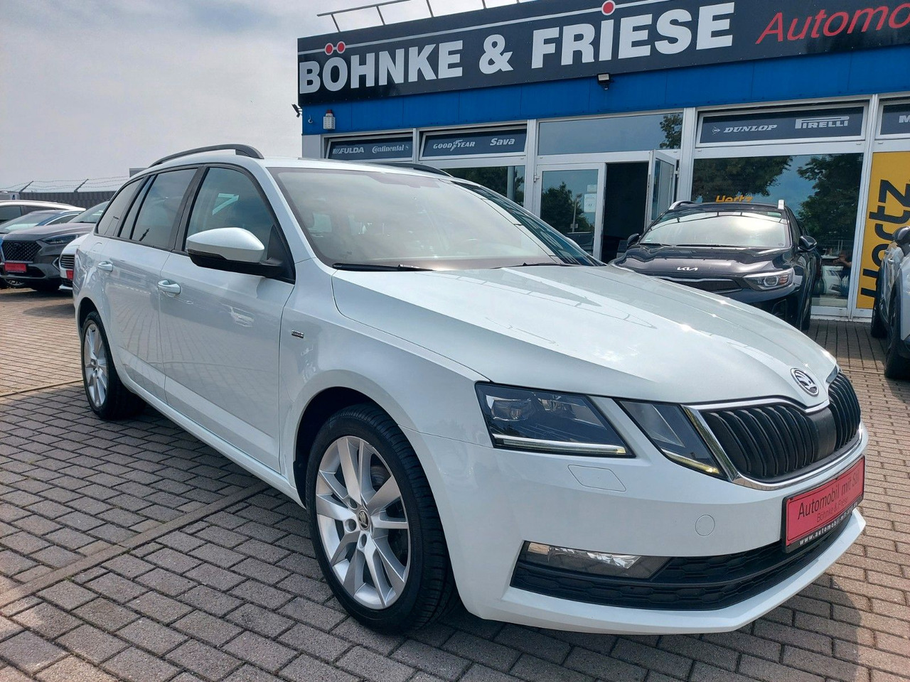 Skoda Octavia Combi Drive LED ACC Radar DAB 8xRad AHK - Kombi: 1 kép. Skoda Octavia Combi Drive LED ACC Radar DAB 8xRad AHK - Kombi: 1 kép.