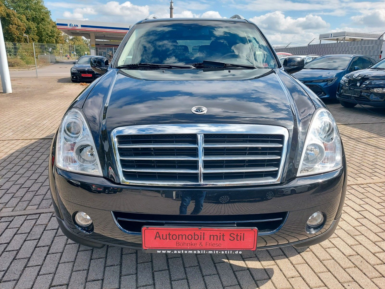 Ssangyong REXTON Rexton II Automatik 7 Sitze Leder 4x4 - Terepjáró/ SUV: 2 kép. Ssangyong REXTON Rexton II Automatik 7 Sitze Leder 4x4 - Terepjáró/ SUV: 2 kép.