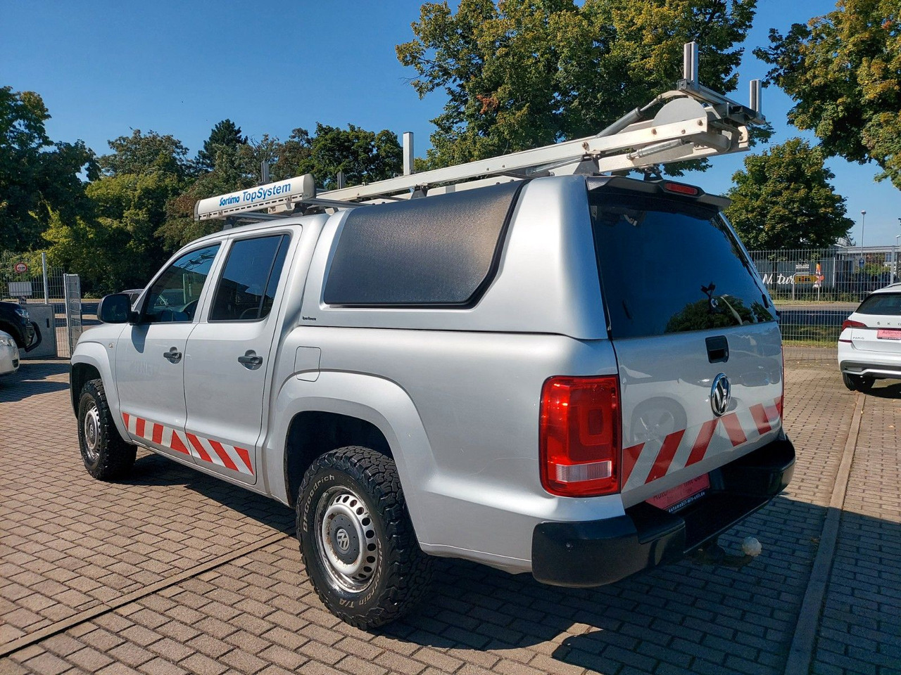 Volkswagen Amarok Basis DoubleCab 4x4 Klima Standheizung - Terepjáró/ SUV: 4 kép. Volkswagen Amarok Basis DoubleCab 4x4 Klima Standheizung - Terepjáró/ SUV: 4 kép.