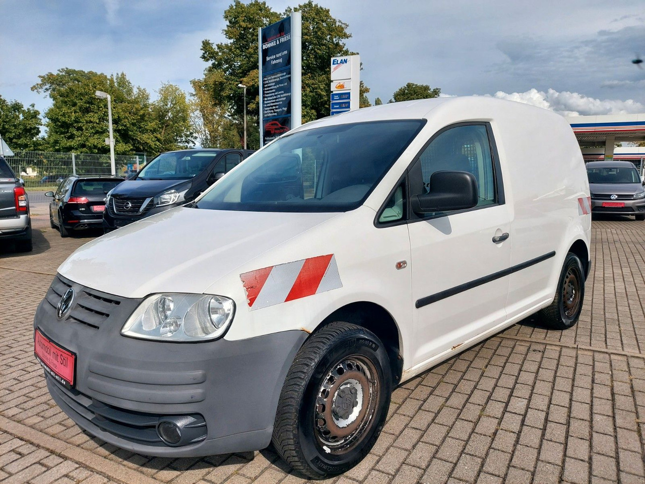 Volkswagen Caddy Kasten Kombi 1.9 TDi - Kisbusz: 4 kép. Volkswagen Caddy Kasten Kombi 1.9 TDi - Kisbusz: 4 kép.