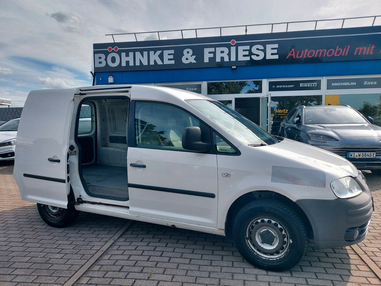 Volkswagen Caddy Kasten Kombi 1.9 TDi - Kisbusz: 2 kép. Volkswagen Caddy Kasten Kombi 1.9 TDi - Kisbusz: 2 kép.