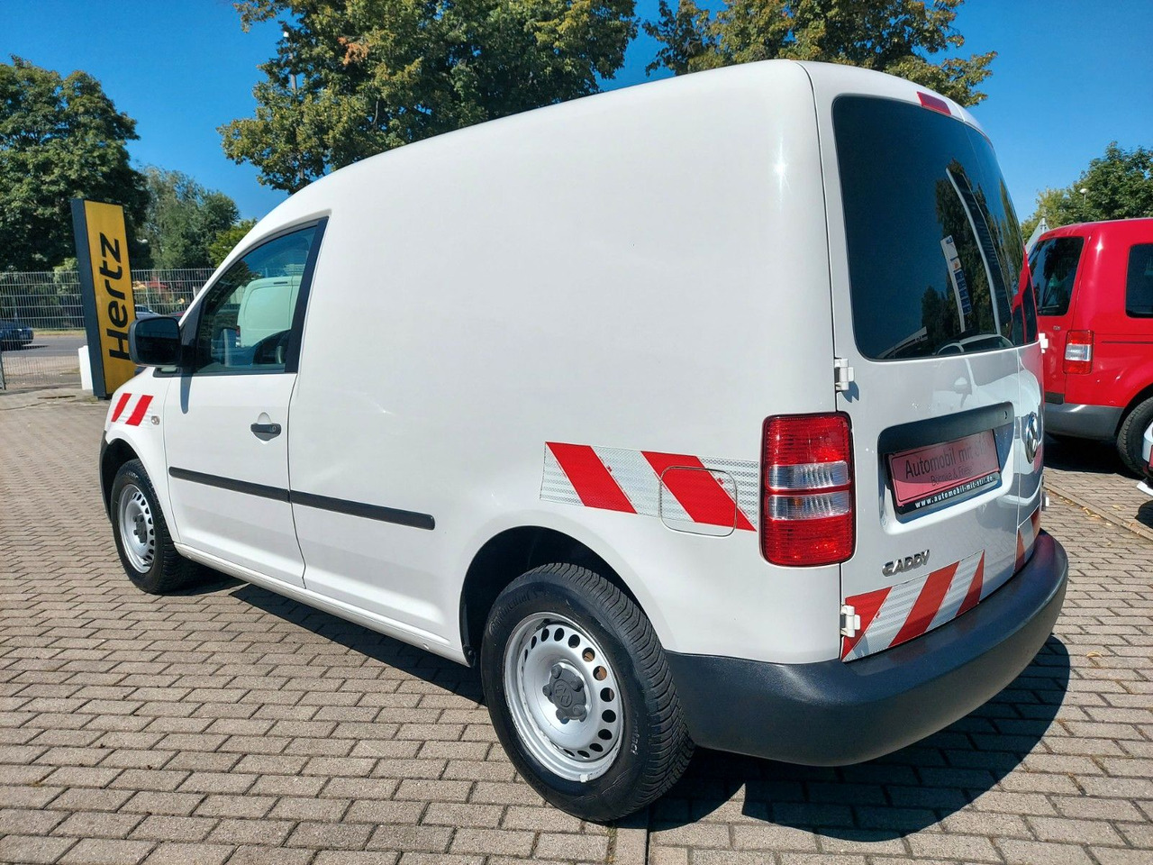 Volkswagen Caddy Kasten Kombi 2 Sitze Klima M+S - Kisbusz: 5 kép. Volkswagen Caddy Kasten Kombi 2 Sitze Klima M+S - Kisbusz: 5 kép.