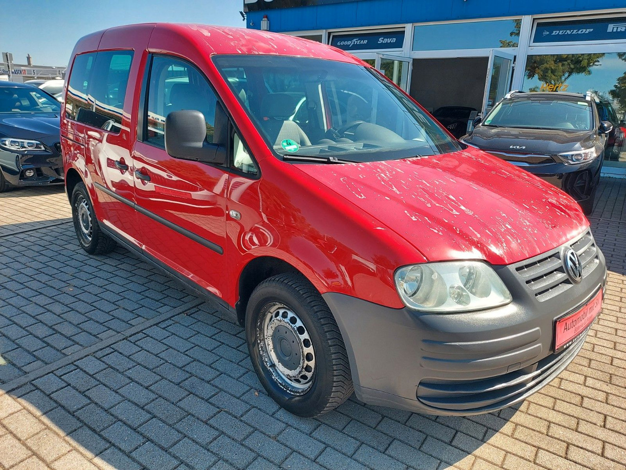 Volkswagen Caddy Kombi 1.9 TDi 5 Sitze Klima M+S AHK - Kisbusz: 2 kép. Volkswagen Caddy Kombi 1.9 TDi 5 Sitze Klima M+S AHK - Kisbusz: 2 kép.