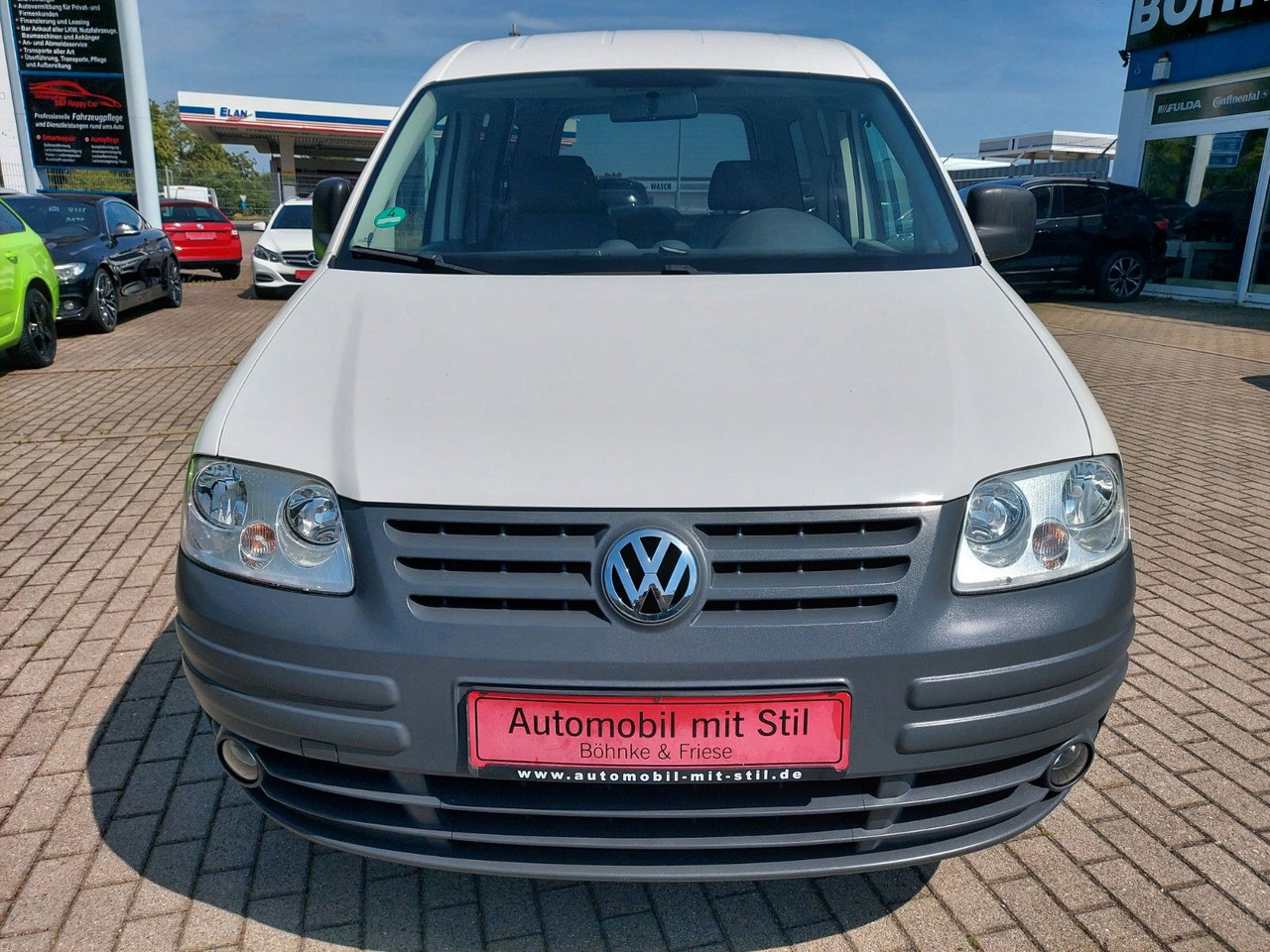 Volkswagen Caddy Kombi 1.9 Tdi Klima max. 5 Sitze AHK - Kisbusz: 3 kép. Volkswagen Caddy Kombi 1.9 Tdi Klima max. 5 Sitze AHK - Kisbusz: 3 kép.
