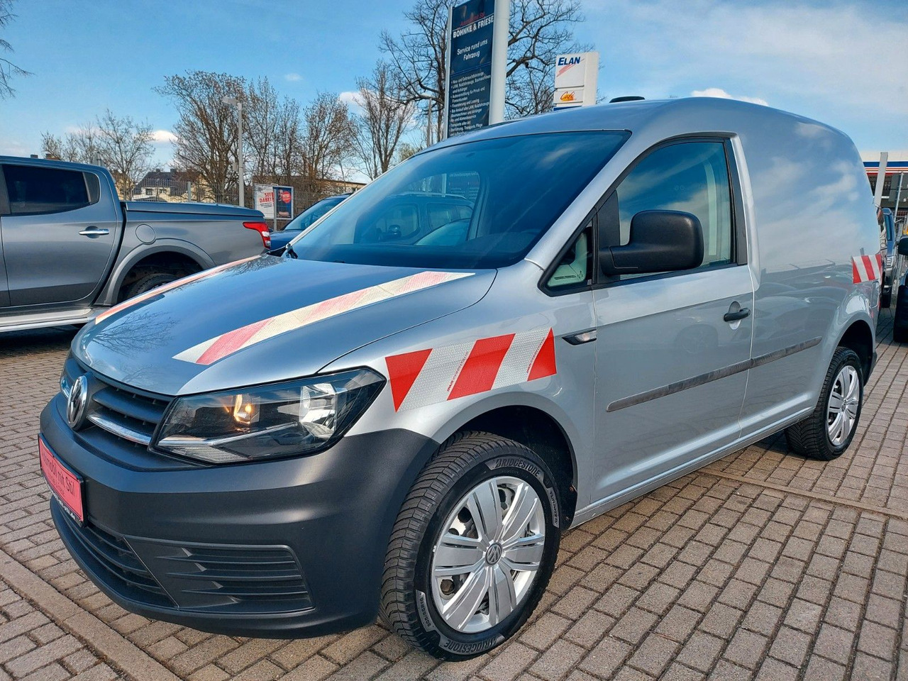 Volkswagen Caddy Nfz Kasten BMT 4Motion Navi Klima Standhei - Kisbusz: 5 kép. Volkswagen Caddy Nfz Kasten BMT 4Motion Navi Klima Standhei - Kisbusz: 5 kép.