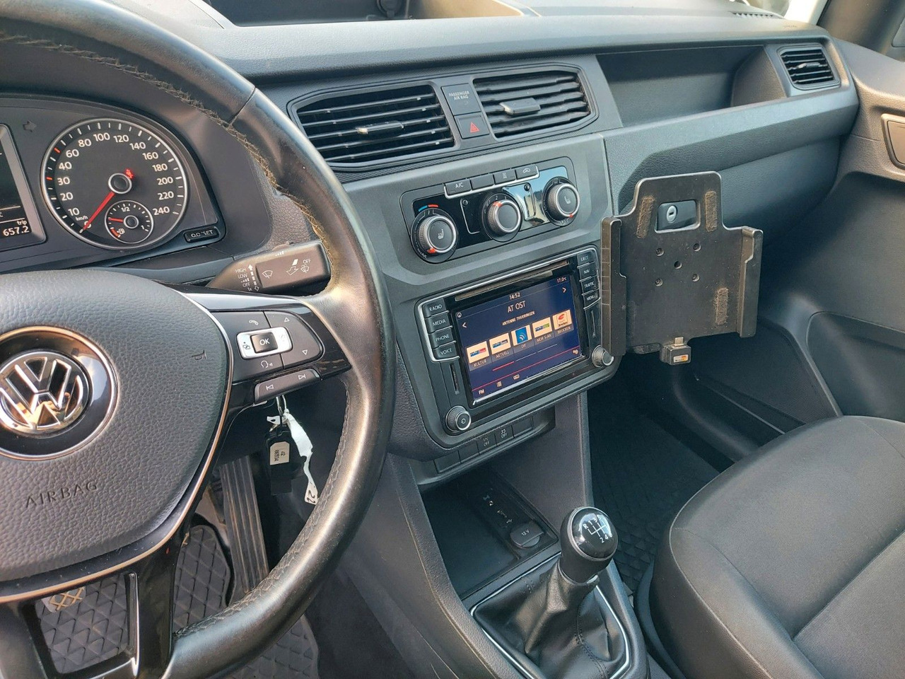 Kisbusz Volkswagen Caddy Nfz Kasten BMT 4Motion Navi Klima Standhei: 12 kép.