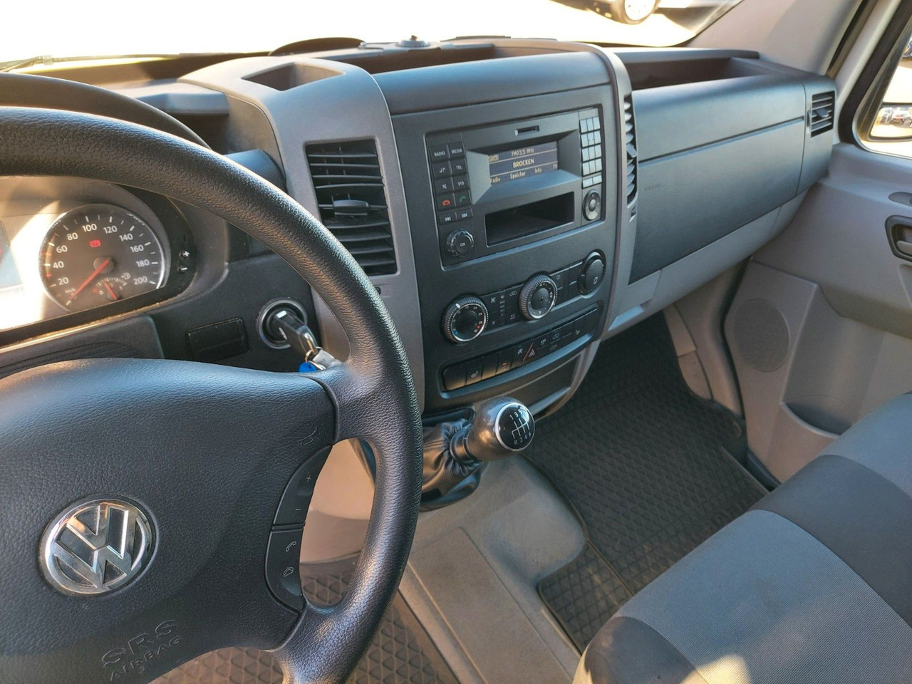 Új Furgon Volkswagen Crafter Kasten 35 mittel L2H2 Hochdach KLIMA AHK: 13 kép.