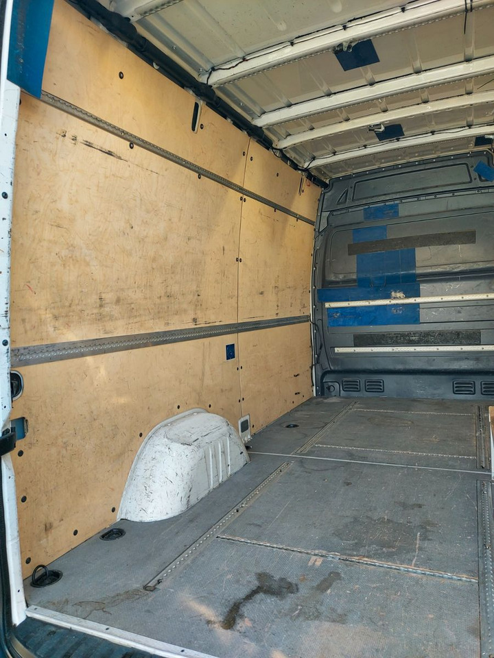 Új Furgon Volkswagen Crafter Kasten 35 mittel L2H2 Hochdach KLIMA AHK: 19 kép.