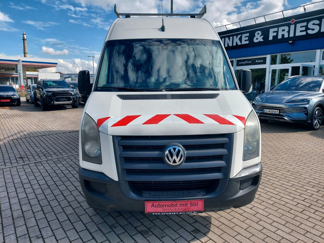Volkswagen Crafter Kasten 50 mittel lang L2H2 Hoch Standhei - Furgon: 4 kép. Volkswagen Crafter Kasten 50 mittel lang L2H2 Hoch Standhei - Furgon: 4 kép.