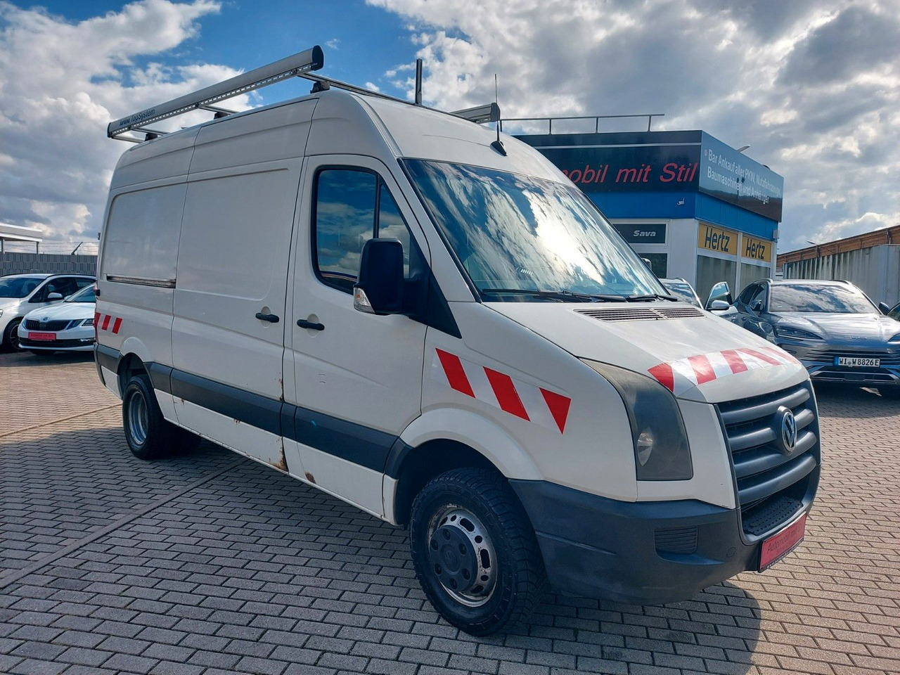 Volkswagen Crafter Kasten 50 mittel lang L2H2 Hoch Standhei - Furgon: 3 kép. Volkswagen Crafter Kasten 50 mittel lang L2H2 Hoch Standhei - Furgon: 3 kép.