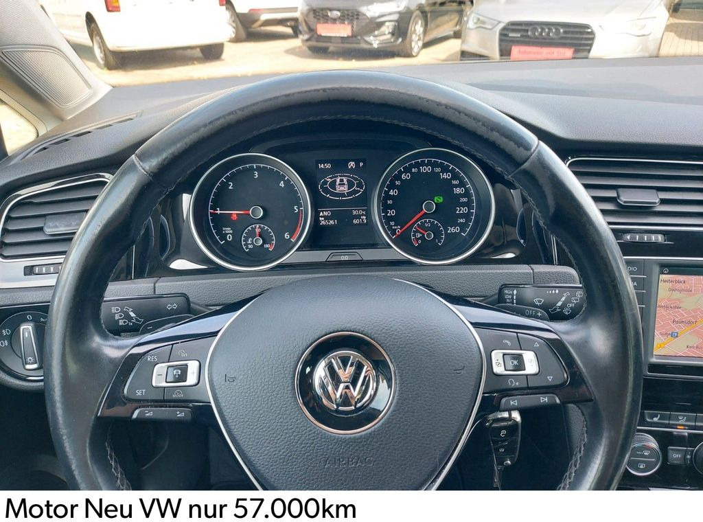 Autó Volkswagen Golf VII Variant Highline Leder Xenon MassageAHK: 1 kép.