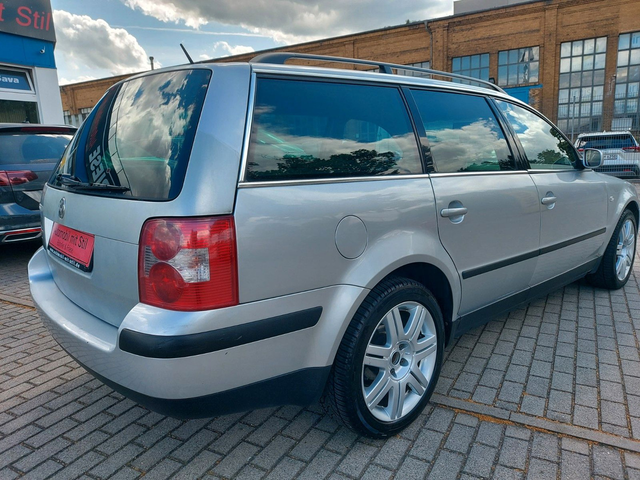 Volkswagen Passat Variant Family Klima Sitzheizung - Kombi: 4 kép. Volkswagen Passat Variant Family Klima Sitzheizung - Kombi: 4 kép.