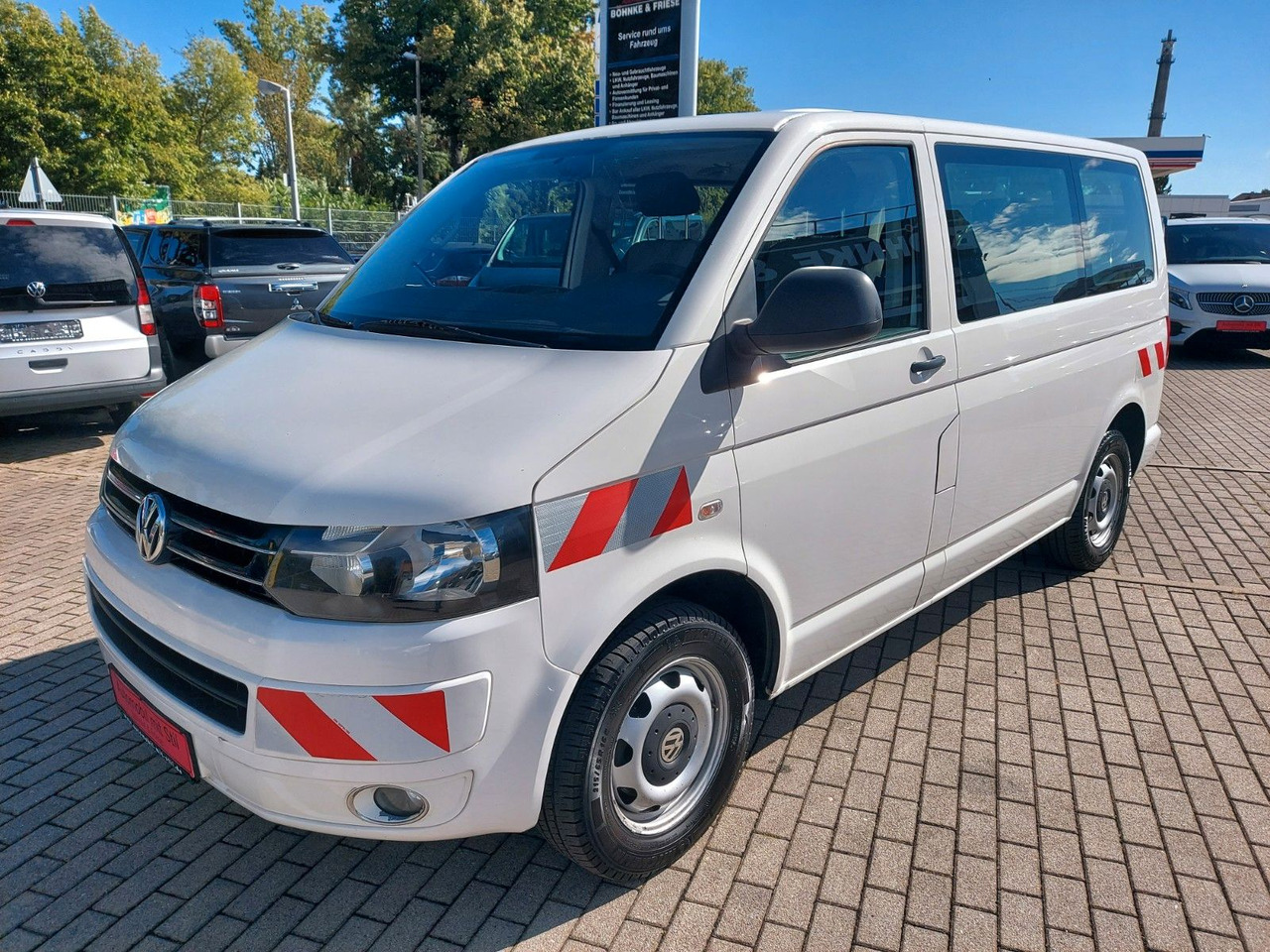 Volkswagen T5 Multivan Bus Klima Standheizung - Kisbusz: 5 kép. Volkswagen T5 Multivan Bus Klima Standheizung - Kisbusz: 5 kép.