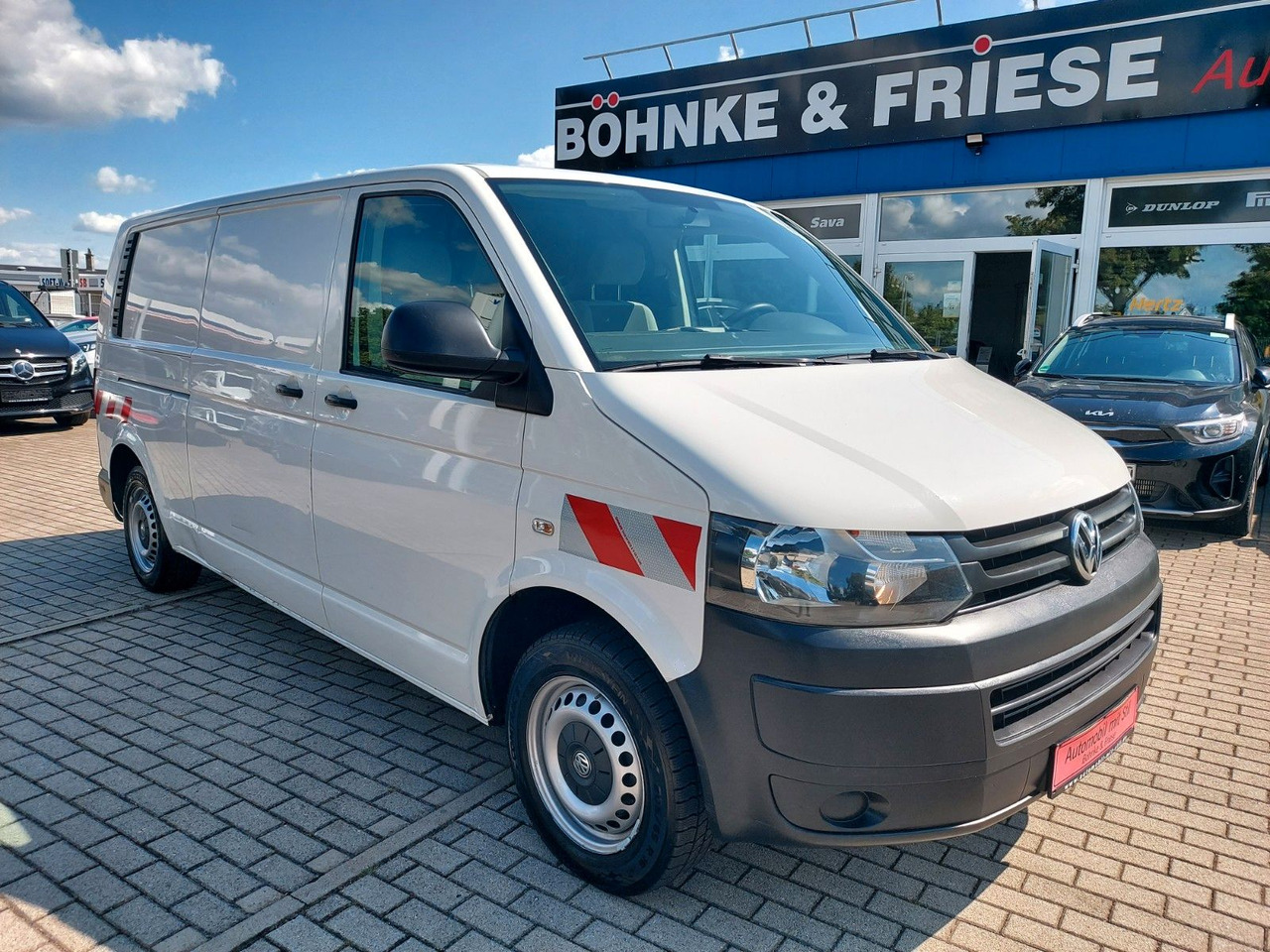 Volkswagen T5 Transporter Kasten Kombi lang Klima - Kisbusz: 2 kép. Volkswagen T5 Transporter Kasten Kombi lang Klima - Kisbusz: 2 kép.