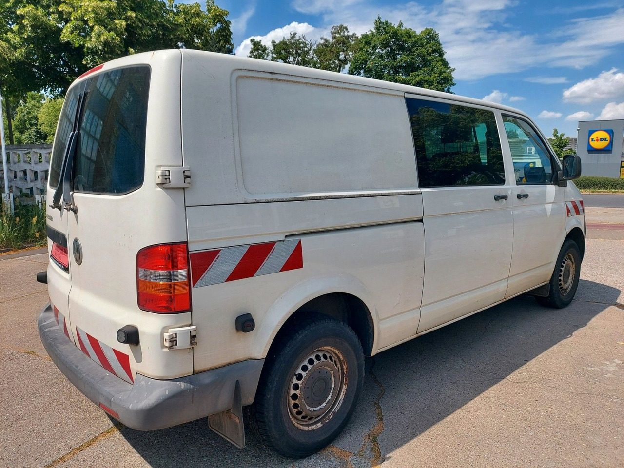 Volkswagen T5 Transporter Kombi Kasten 4Motion lang - Kisbusz: 2 kép. Volkswagen T5 Transporter Kombi Kasten 4Motion lang - Kisbusz: 2 kép.