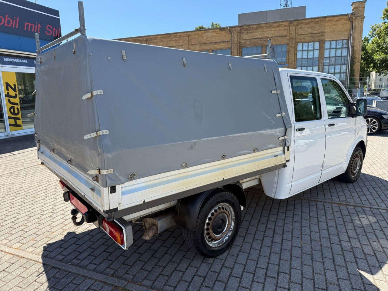 Volkswagen T5 Transporter Pritsche DoKA 4Motion 4x4 Klima - Ponyvás kisteherautó, Duplakabinos kisteherautó: 3 kép. Volkswagen T5 Transporter Pritsche DoKA 4Motion 4x4 Klima - Ponyvás kisteherautó, Duplakabinos kisteherautó: 3 kép.