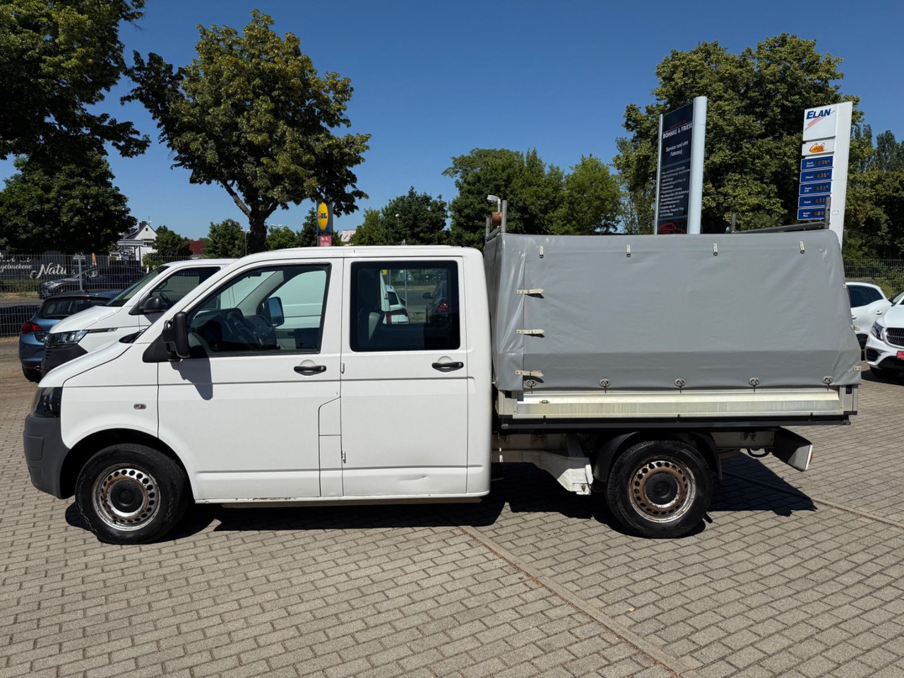 Volkswagen T5 Transporter Pritsche DoKA 4Motion 4x4 Klima - Ponyvás kisteherautó, Duplakabinos kisteherautó: 5 kép. Volkswagen T5 Transporter Pritsche DoKA 4Motion 4x4 Klima - Ponyvás kisteherautó, Duplakabinos kisteherautó: 5 kép.
