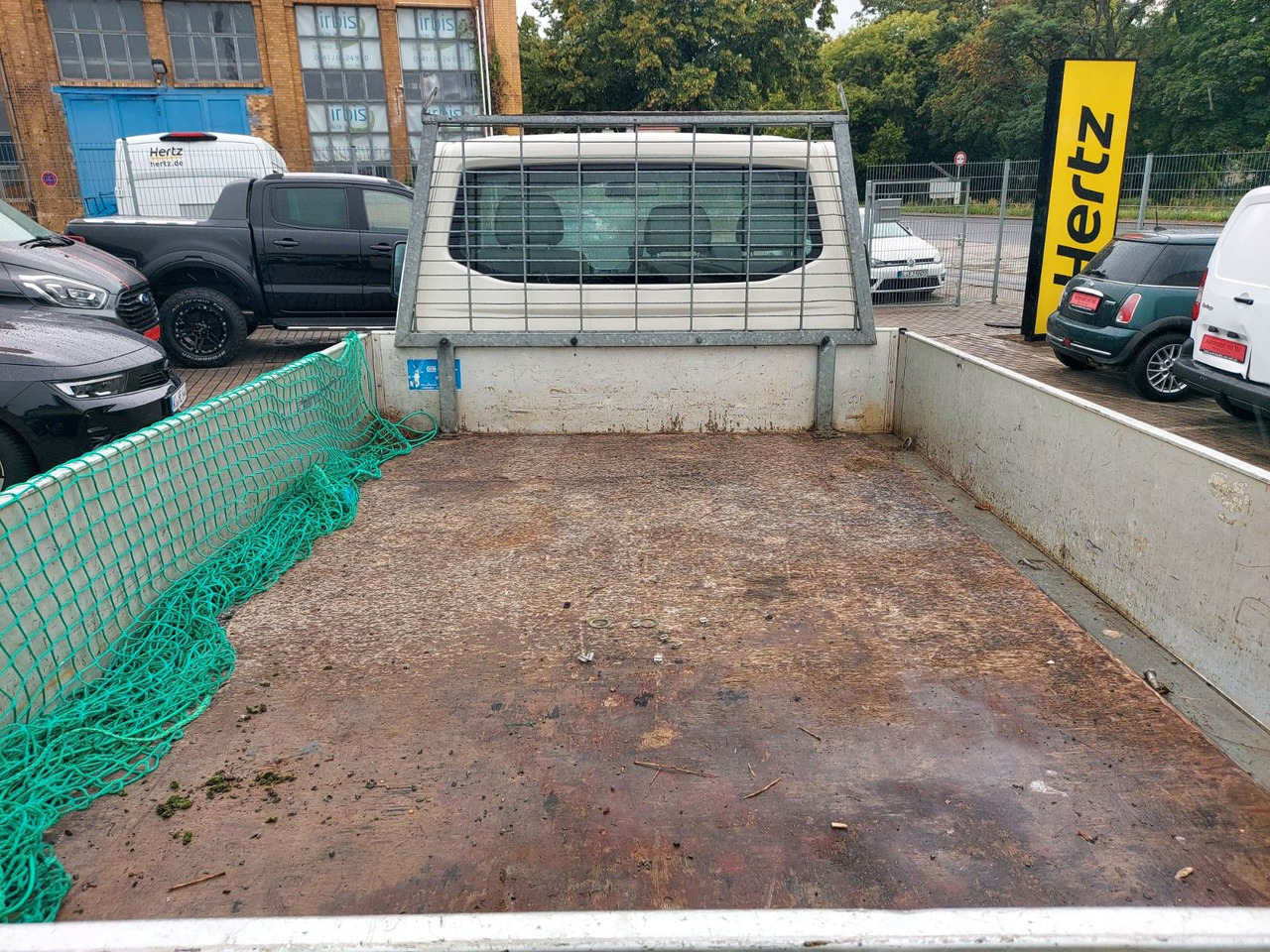 Volkswagen T5 Transporter Pritsche lang 1.9 AHK - Platós kisteherautó: 2 kép. Volkswagen T5 Transporter Pritsche lang 1.9 AHK - Platós kisteherautó: 2 kép.