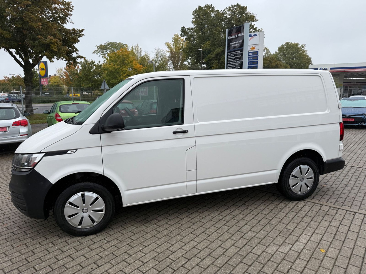 Volkswagen T6.1 Transporter Kasten DSG SHZ PDC - Kisbusz: 3 kép. Volkswagen T6.1 Transporter Kasten DSG SHZ PDC - Kisbusz: 3 kép.
