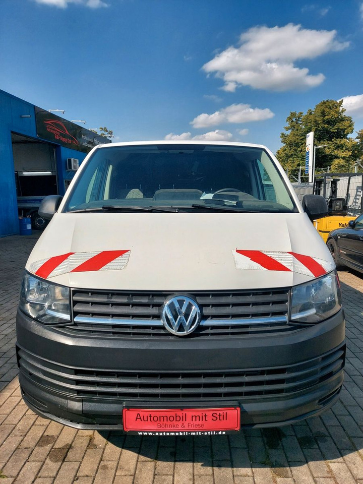 Volkswagen T6 Transporter Kasten Kombi lang Motorschaden - Kisbusz: 3 kép. Volkswagen T6 Transporter Kasten Kombi lang Motorschaden - Kisbusz: 3 kép.