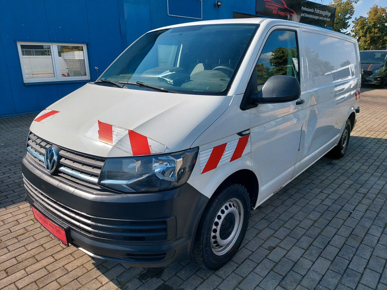 Volkswagen T6 Transporter Kasten Kombi lang Motorschaden - Kisbusz: 4 kép. Volkswagen T6 Transporter Kasten Kombi lang Motorschaden - Kisbusz: 4 kép.